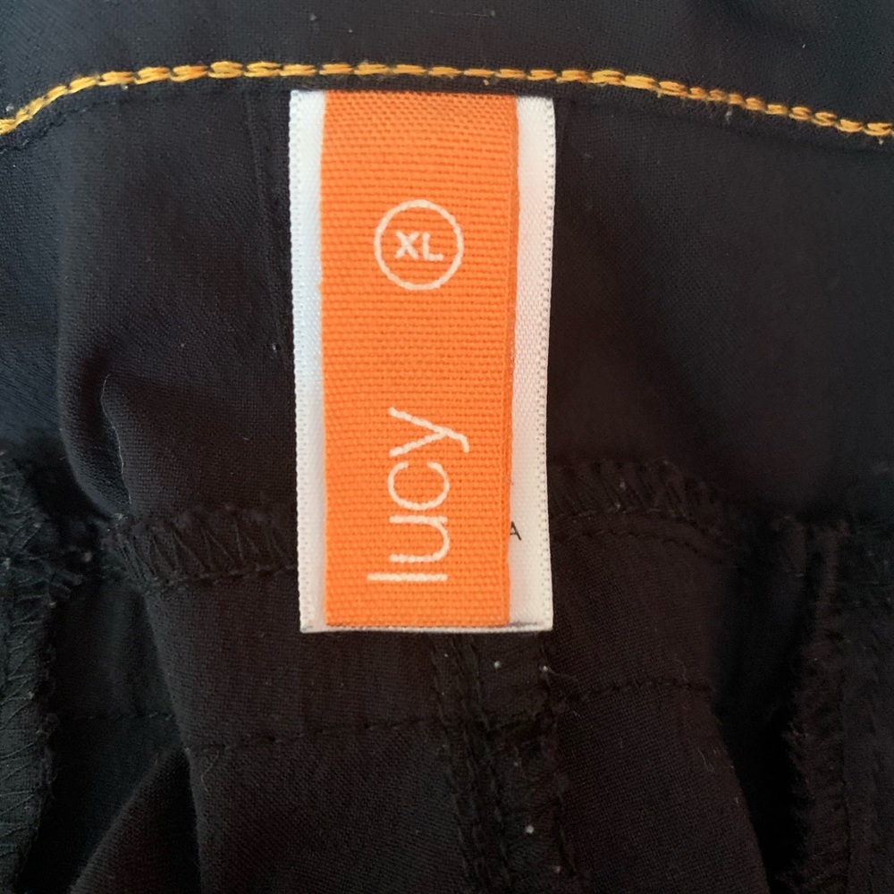 Lucy yoga Capri pants- black